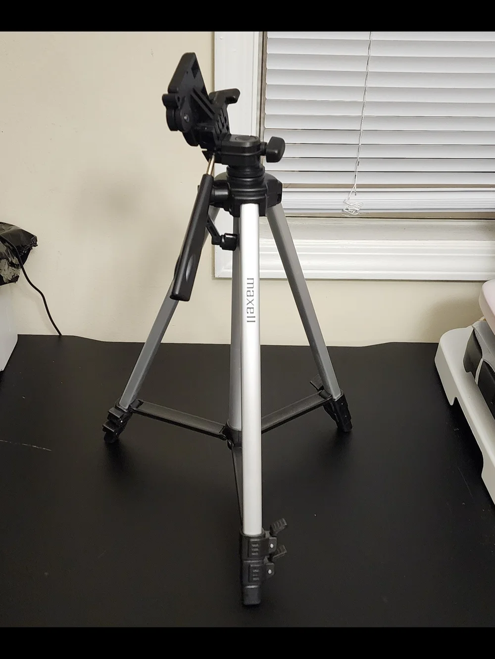 Maxell Silver & Black Camera Tripod with Fluid Pan Handle